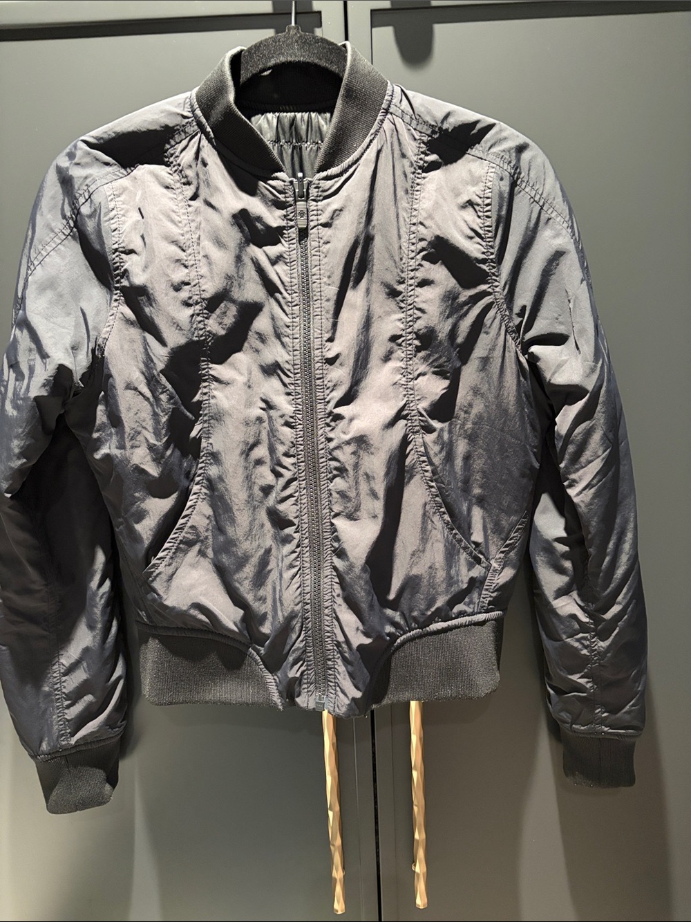 Women’s Black reversible Lululemon Bomber Jacket - perfect for fall!